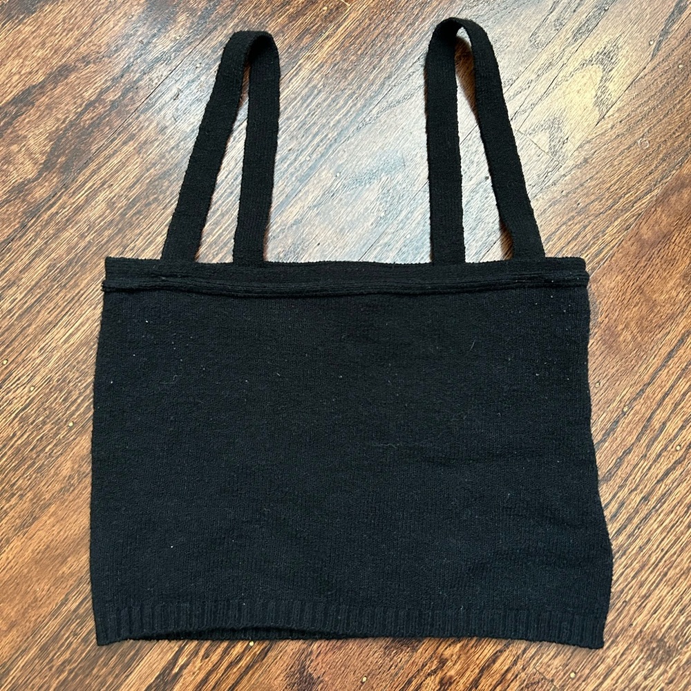 black crop top